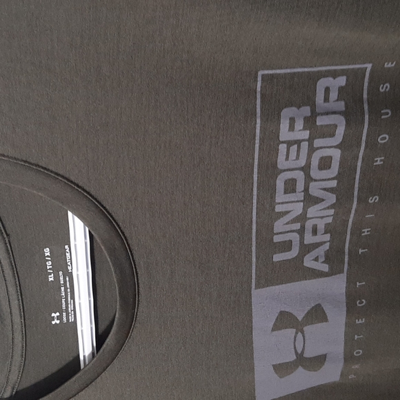 UA gym t shirt - Picture 2 of 6